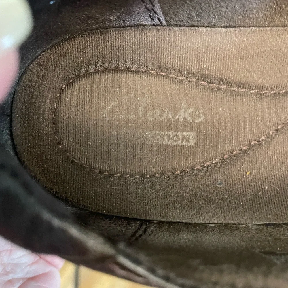 Clarks distressed brown